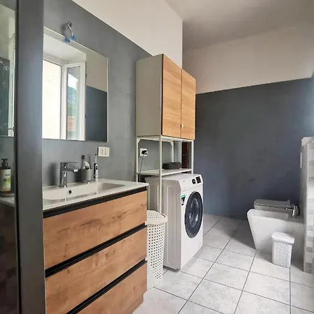 In Shared Apartment, Near Lecco Homestay