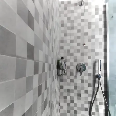 In Shared Apartment, Near Lecco * Calolziocorte